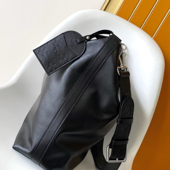 Louis Vuitton Vagabond Hobo LV Night Black 48Cm M13986 - Image 3