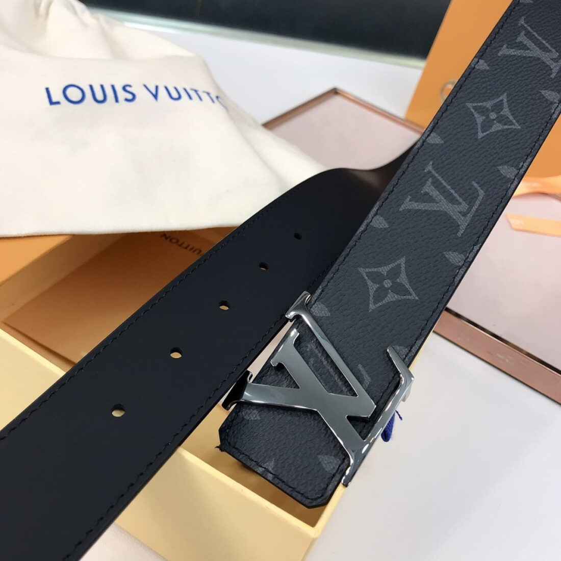 Louis Vuitton LV Initiales Reversible Belt Monogram Eclipse Silver Metal 4Cm - Image 6