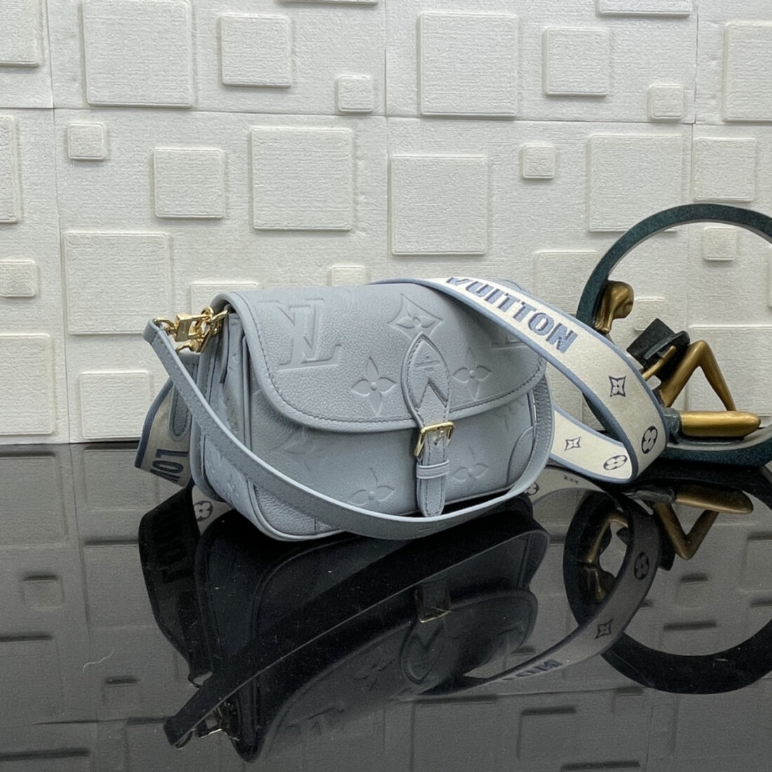 Super Vip 1:1 - Louis Vuitton Diane Monogram Empreinte Blue 24Cm - Image 3