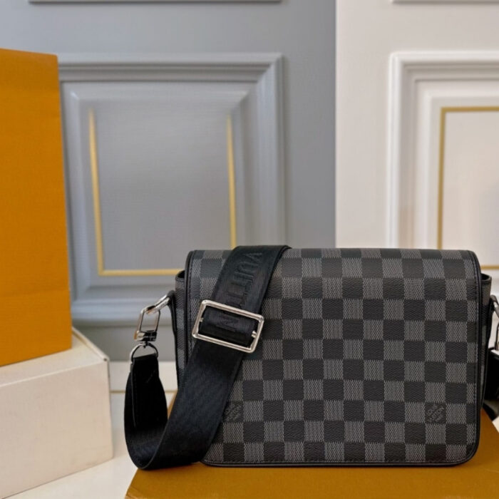 Louis Vuitton Studio Messenger Damier Black And Grey 23Cm N50007 - Image 2