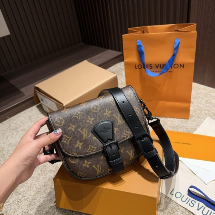 Louis Vuitton Montsouris Messenger PM​ Monogram Eclipse Canvas Brown 19Cm M47060 - Image 3