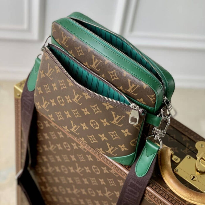 Louis Vuitton Trio Messenger Bag Green 25 cm - Image 2