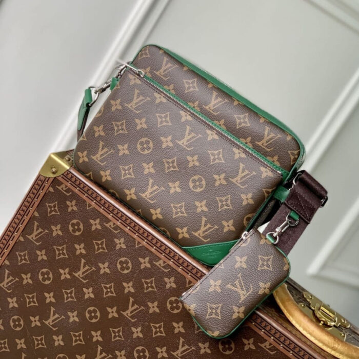Louis Vuitton Trio Messenger Bag Green 25 cm - Image 3