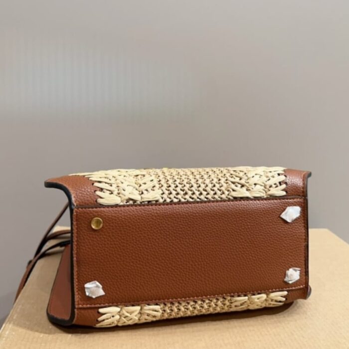 Valentino Garavani Vlogo Signature Handbag With Raffia Embroidery 22cm - Image 5