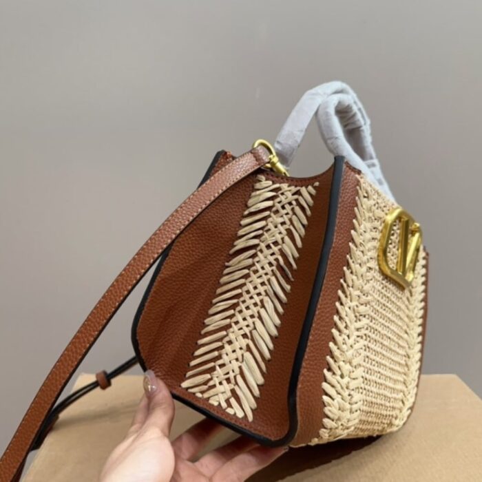 Valentino Garavani Vlogo Signature Handbag With Raffia Embroidery 22cm - Image 3