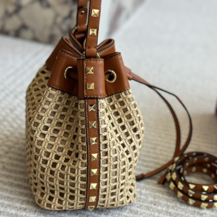 Valentino Rockstud Woven Bucket Bag Brown 19cm - Image 5