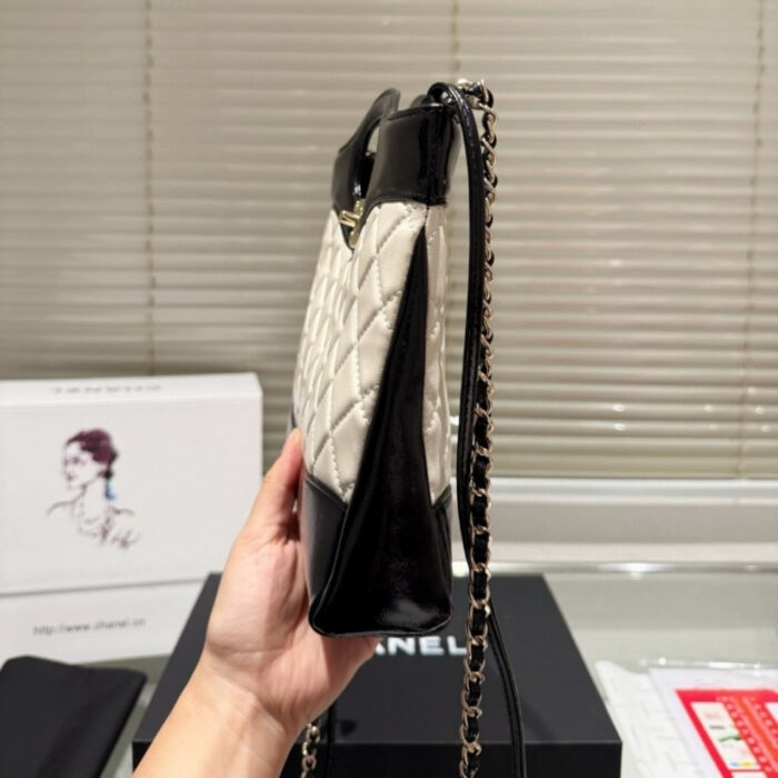 Chanel 31 Mini Shopping Bag Patent Gold Tone Metal Black And White 23Cm - Image 6