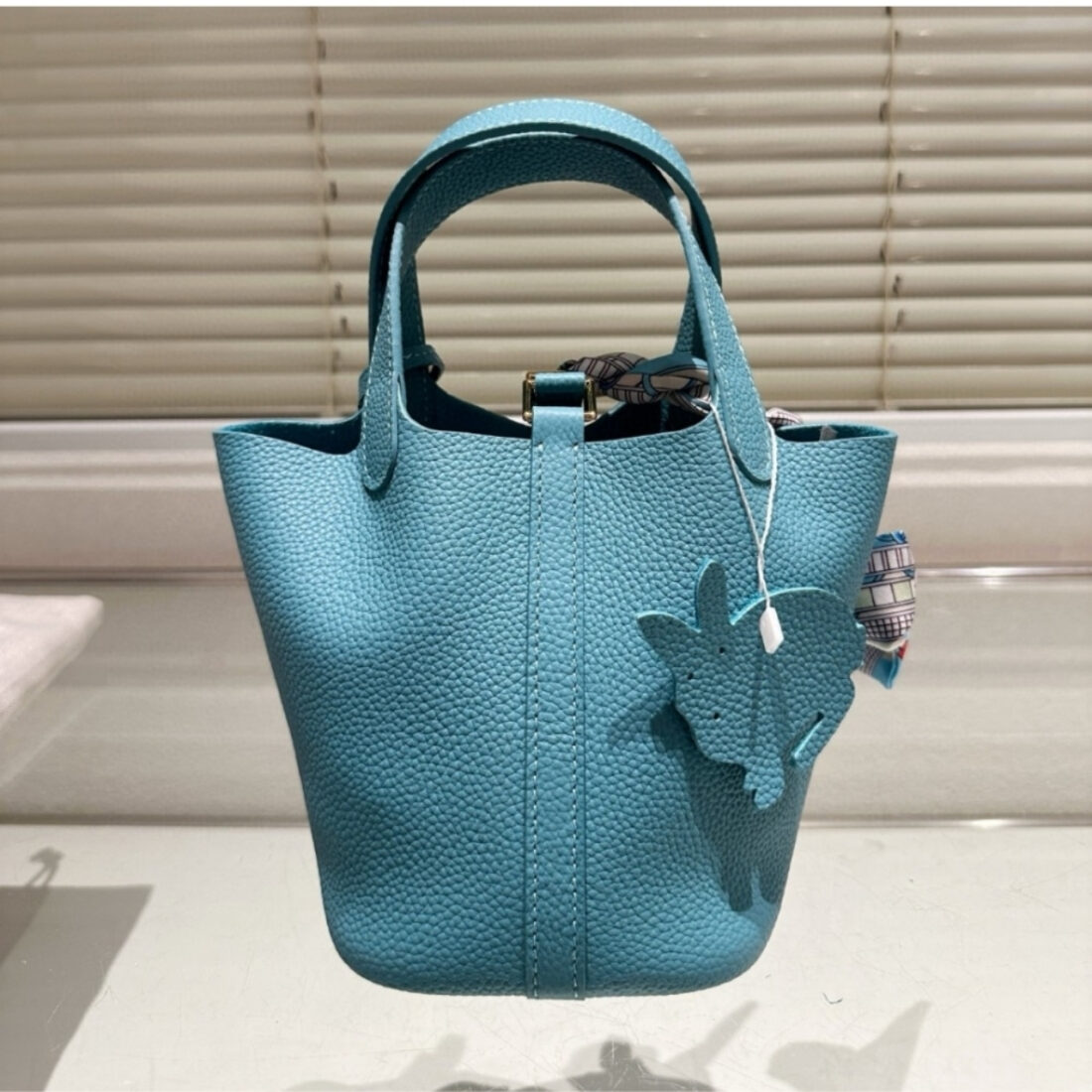 Hermes Picotin Lock 18 Bag Blue With Gold 18 cm - Image 3