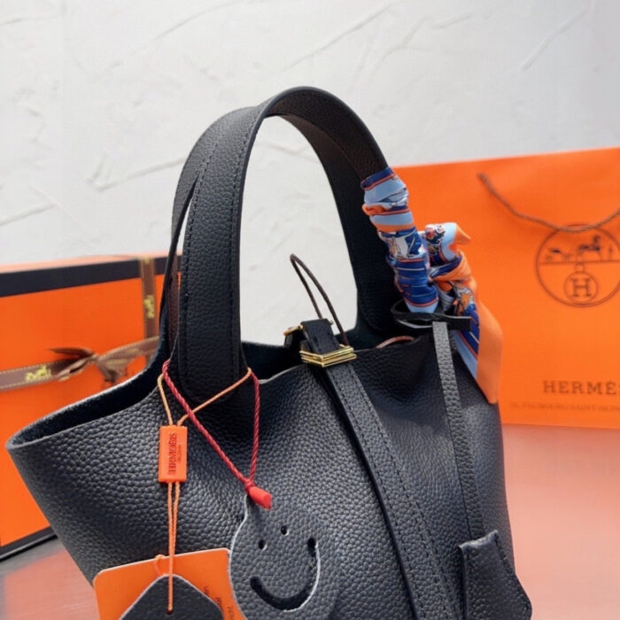 Hermes Picotin Lock 18 Bag Black With Gold 18 cm - Image 3