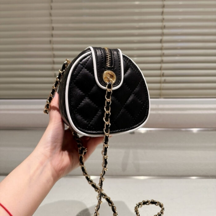 Chanel Clutch With Chain Black And White 18Cm - Image 3
