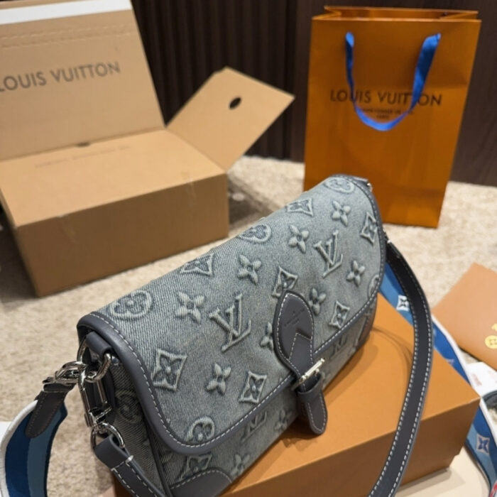 Louis Vuitton Diane Monogram Denim Blue 25Cm - Image 4