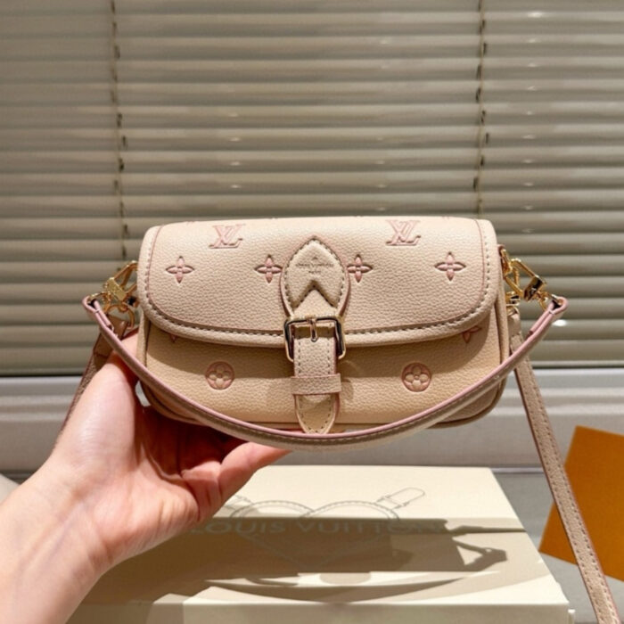 Louis Vuitton Nano Diane Bicolor Eden 18Cm M13642 - Image 5