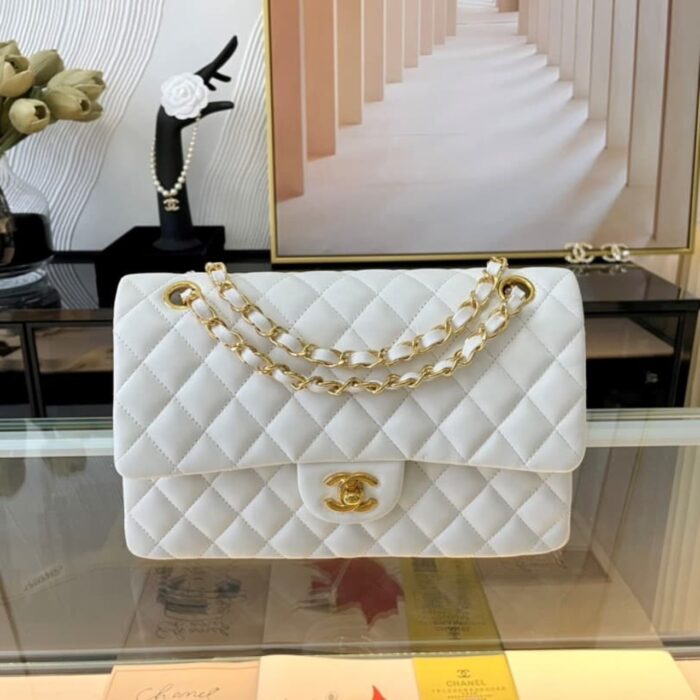 Chanel Classic Medium Handbag White 25Cm A01112 - Image 2