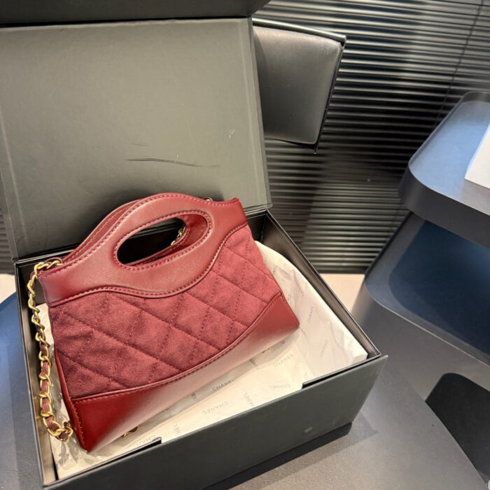 Chanel 24C Mini 31 Clutch With Chain Shiny Dark  Red 24cm - Image 4