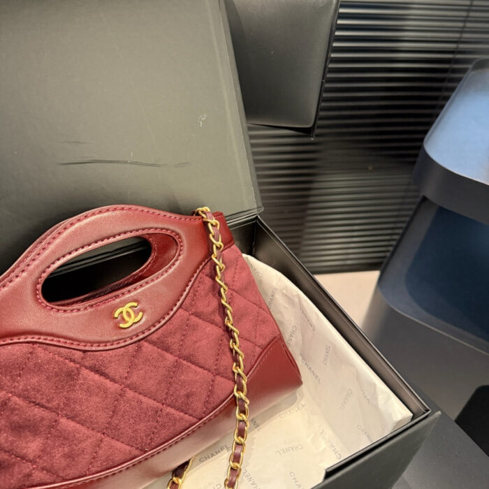 Chanel 24C Mini 31 Clutch With Chain Shiny Dark  Red 24cm - Image 5