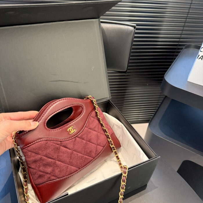 Chanel 24C Mini 31 Clutch With Chain Shiny Dark  Red 24cm - Image 6