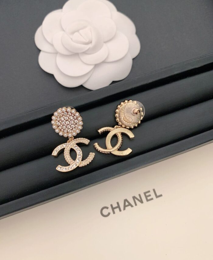 Chanel Faux Pearl And Strass Drop Earrings - Image 3