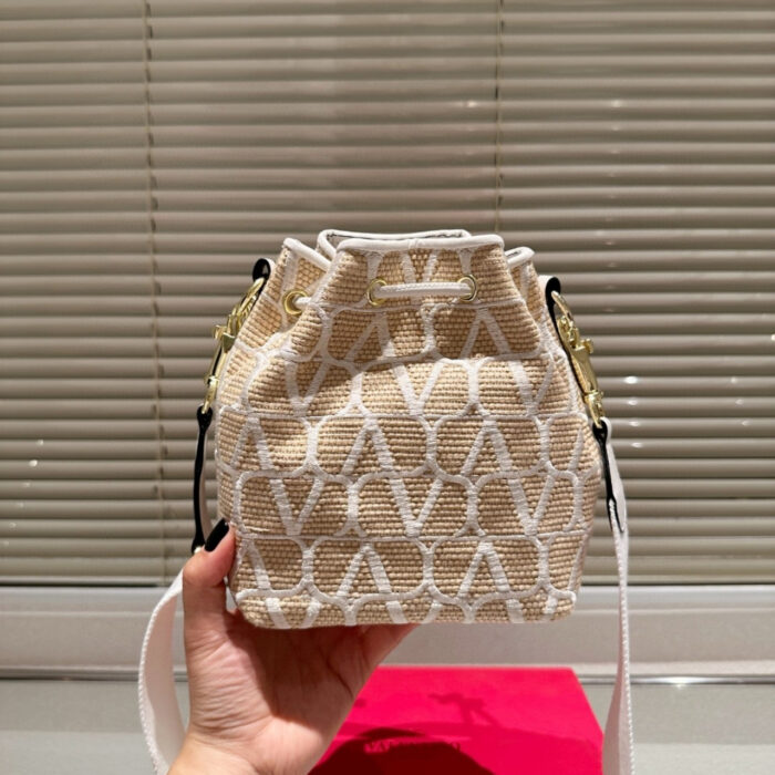Valentino Vlogo Raffia Bucket Bag Beige 18Cm - Image 6