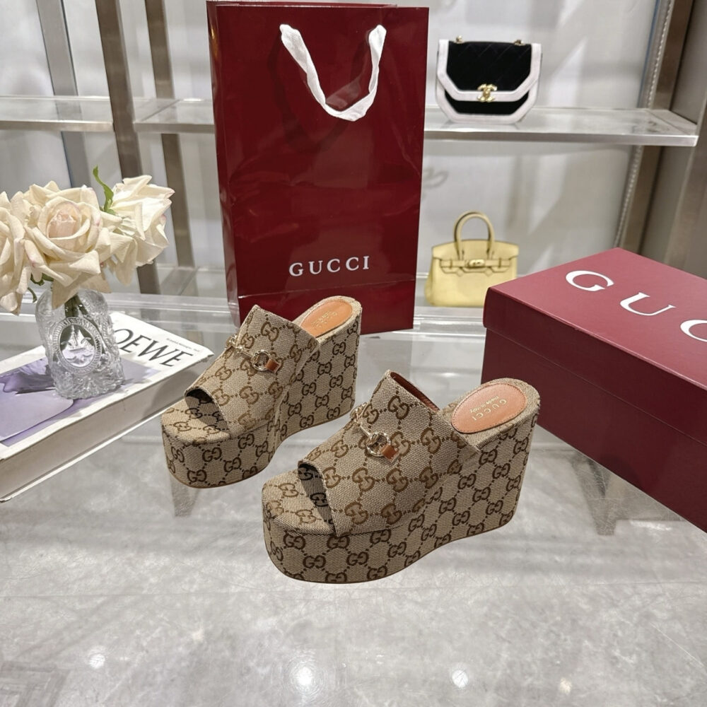 Gucci Women’S Wedge Sandal With Horsebit Beige 816328 FAB10 2547 - Image 3