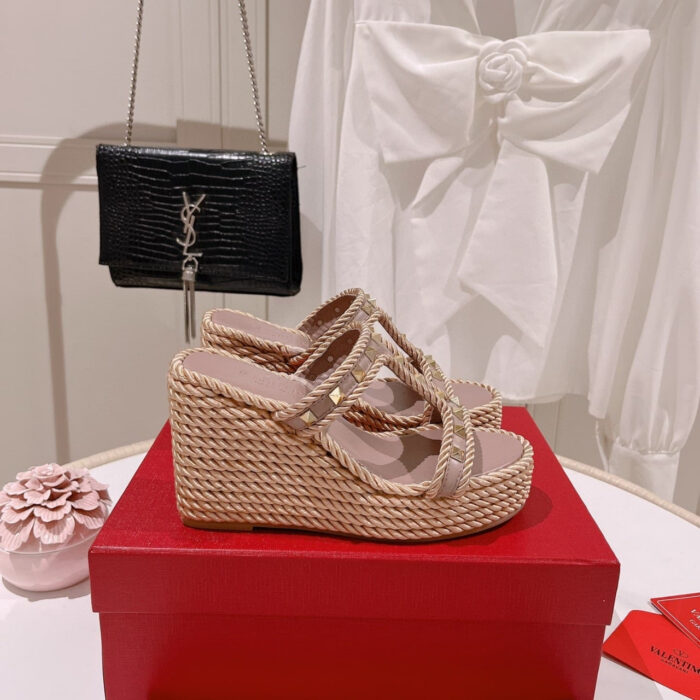 Valentino Rockstud Wedge Beige - Image 2
