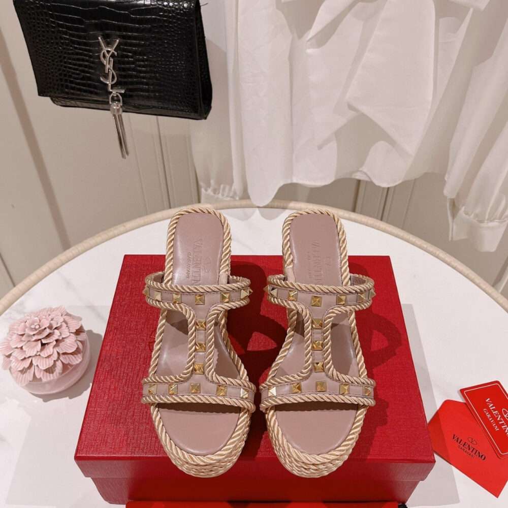 Valentino Rockstud Wedge Beige - Image 3