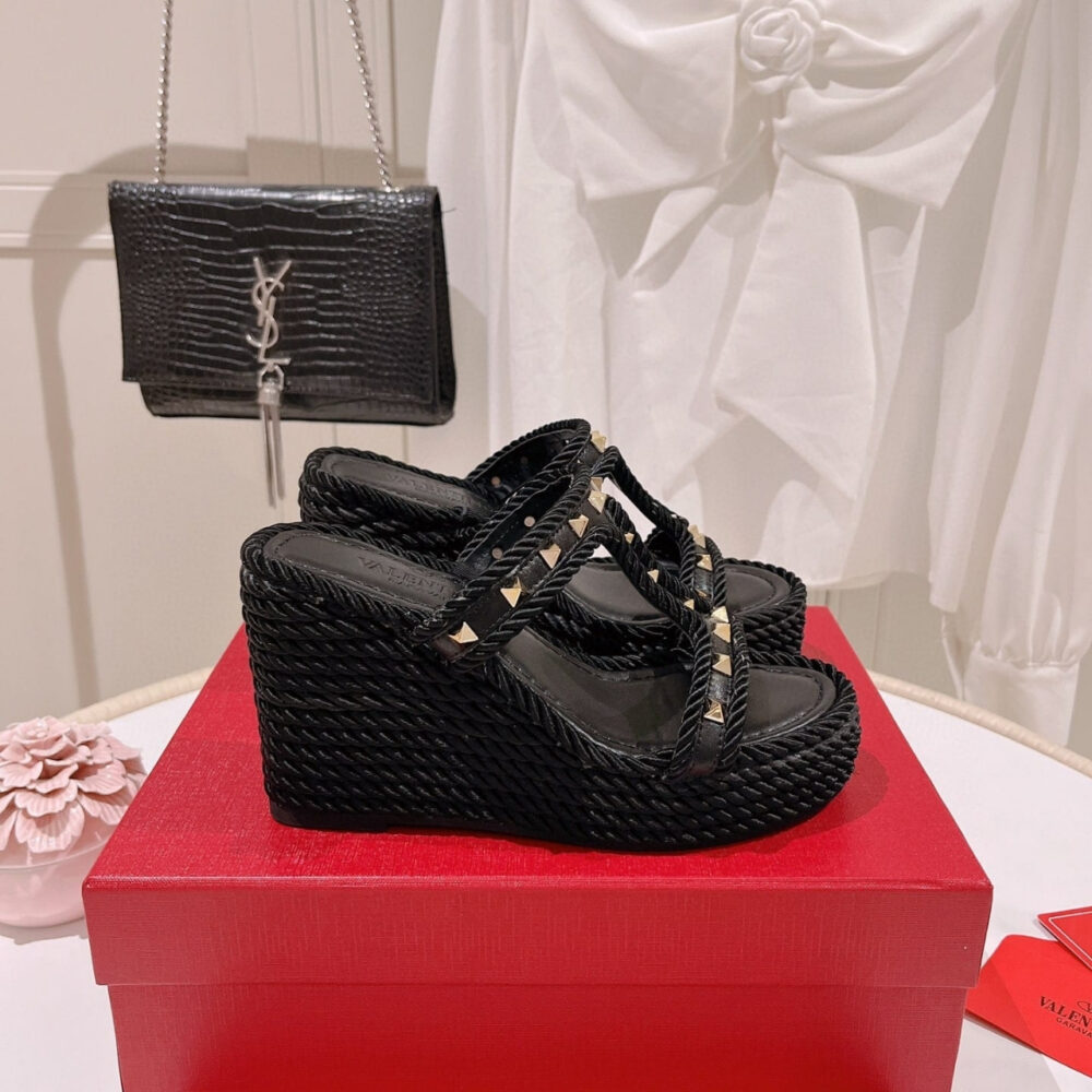 Valentino Rockstud Wedge Black - Image 2