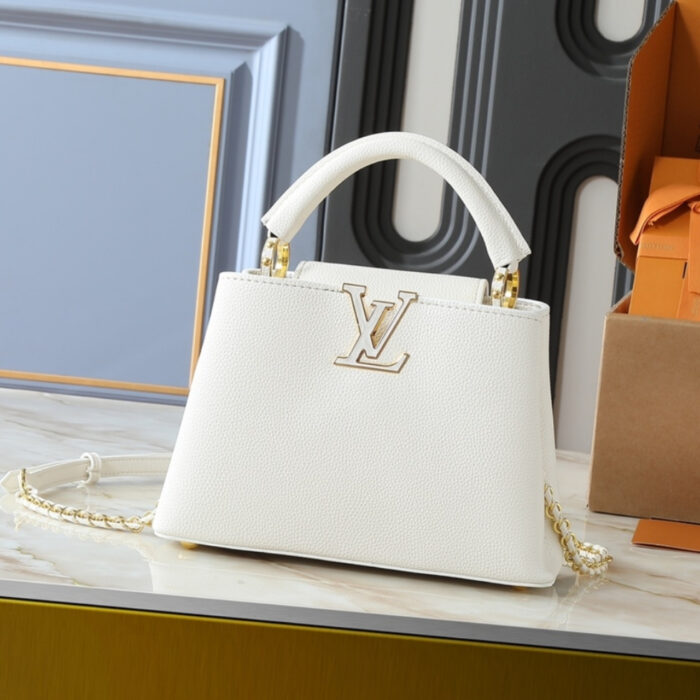 Louis Vuitton Capucines BB Snow White 27Cm - Image 2