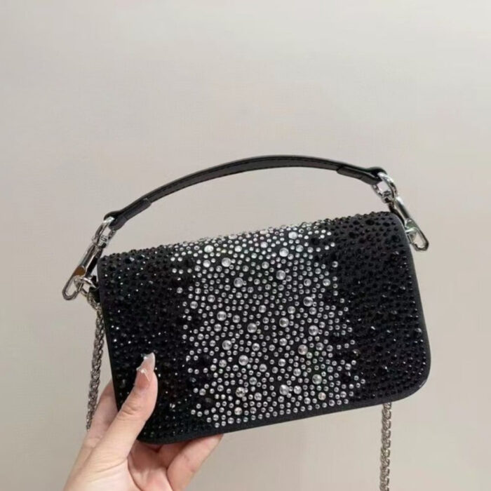 Valentino Loco Small Vlogo Shoulder Bag Black 25Cm - Image 4