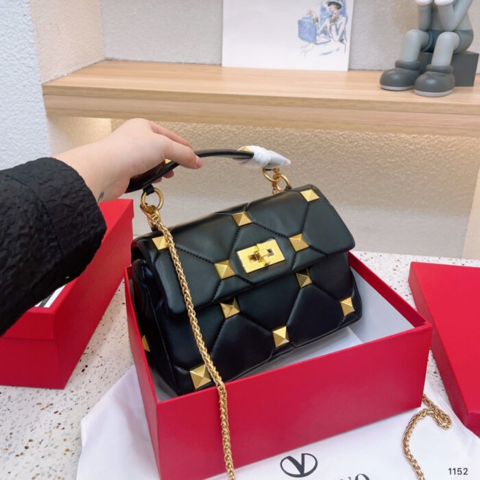 Valentino Garavani Roman Stud Chain Link Shoulder Bag Black 25Cm 1W2B0I82BSF - Image 3