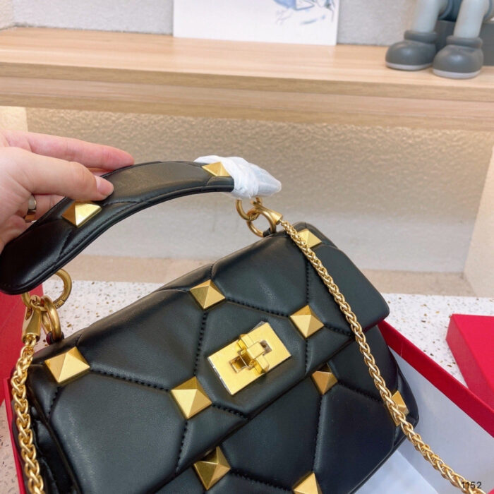 Valentino Garavani Roman Stud Chain Link Shoulder Bag Black 25Cm 1W2B0I82BSF - Image 4