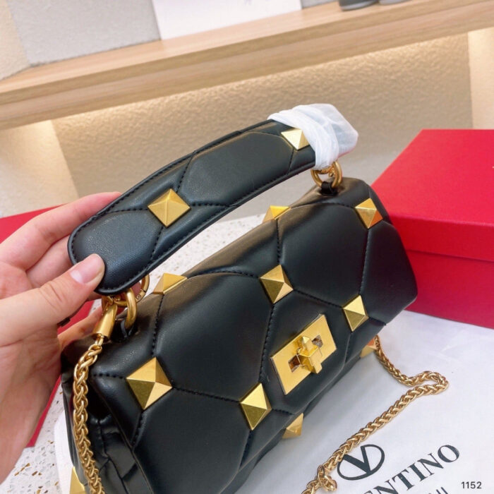 Valentino Garavani Roman Stud Chain Link Shoulder Bag Black 25Cm 1W2B0I82BSF - Image 5