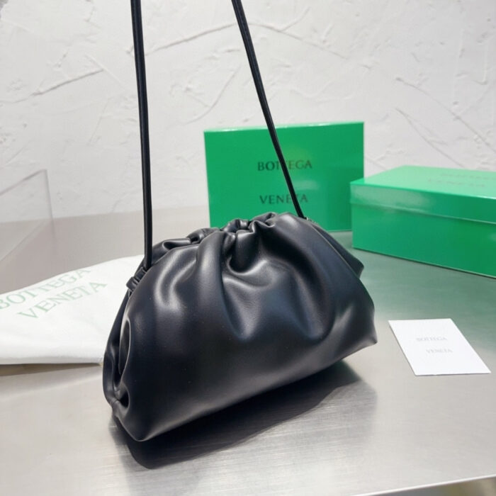 Bottega Veneta Mini The Pouch Leather Clutch Black 22cm - Image 2