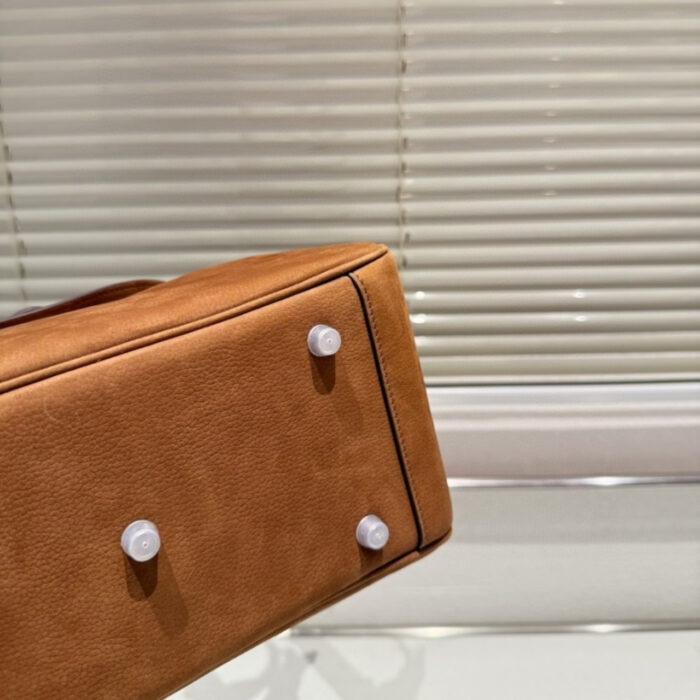 Hermes Limited Edition Gold Veau Doblis Annd Swift Grizzly Lindy 30 With Palladium Hardware 27Cm - Image 5