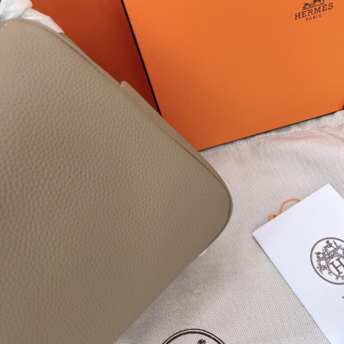 Hermes Lindy Mini Togo Bag Gold Hardware Beige 19Cm - Image 4