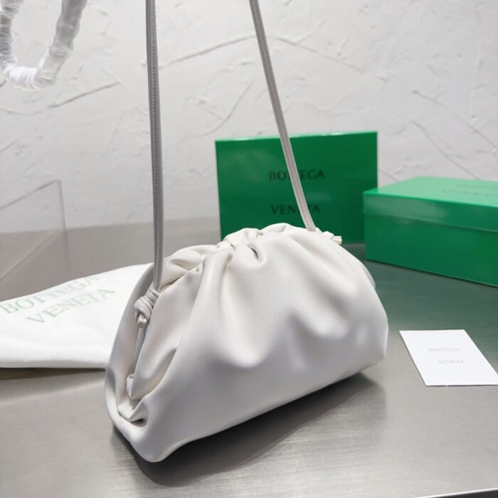 Bottega Veneta Mini The Pouch Leather Clutch White 22Cm - Image 2