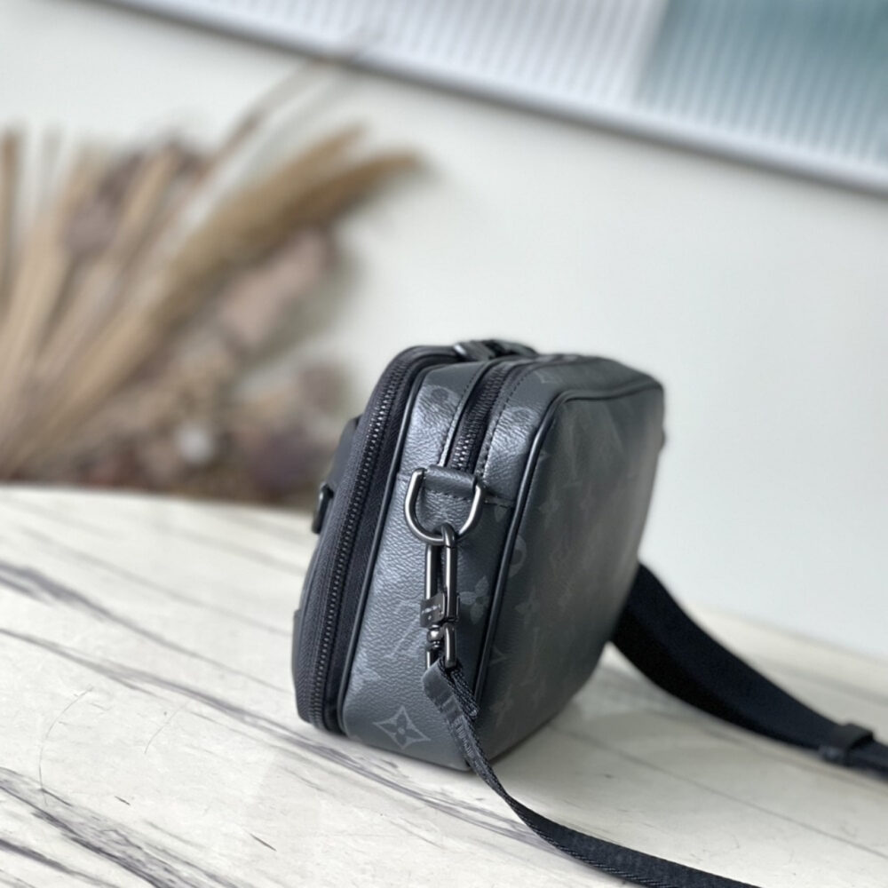 Super Vip 1:1 – Louis Vuitton Alpha Messenger Bag Monogram Eclipse Canvas Black 24Cm M46955 - Image 4