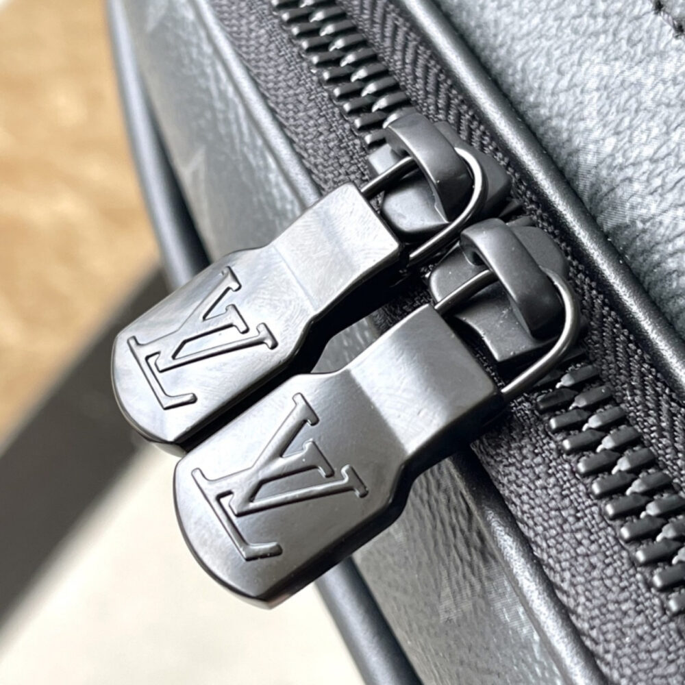 Super Vip 1:1 – Louis Vuitton Alpha Messenger Bag Monogram Eclipse Canvas Black 24Cm M46955 - Image 6