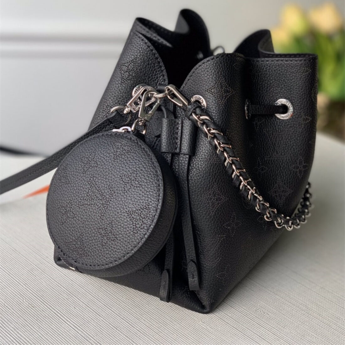 Louis Vuitton Bella Mahina Black 22Cm M57070 - Image 3