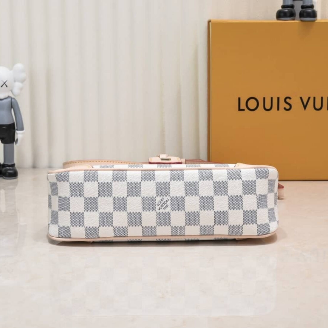 Louis Vuitton Odéon Shoulder Bag Damier Azur 26Cm - Image 5