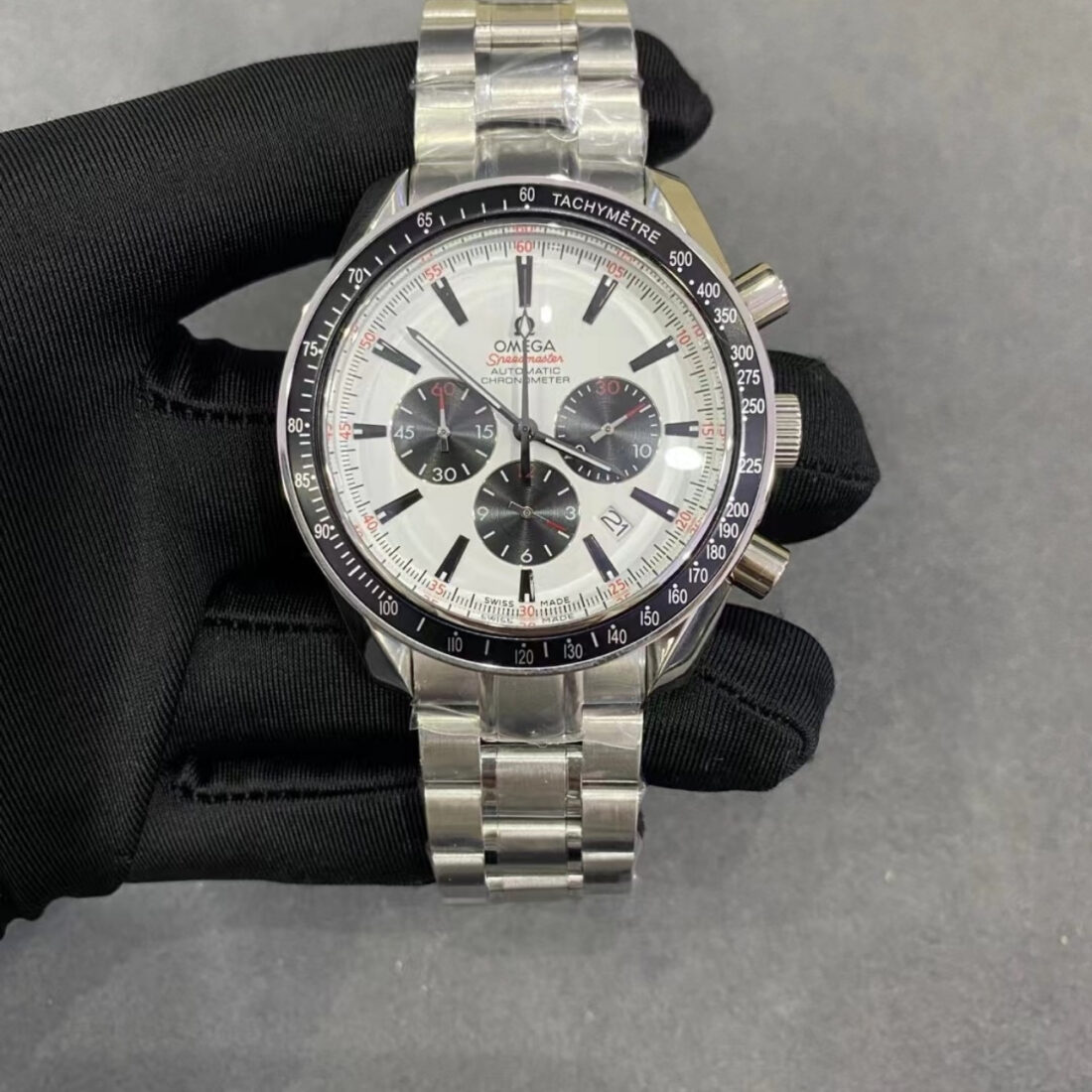 Omega Speedmaster Date Steel Chronograph White 40mm 323 30 40 40 04 001 - Image 2