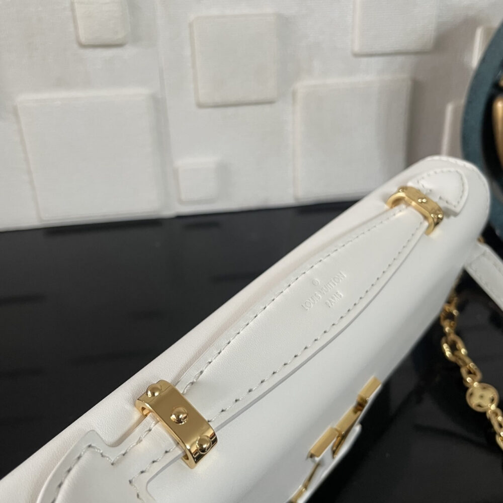 Super Vip 1:1 – Louis Vuitton Wallet On Chain Capucines Snow 23Cm M12265 - Image 7