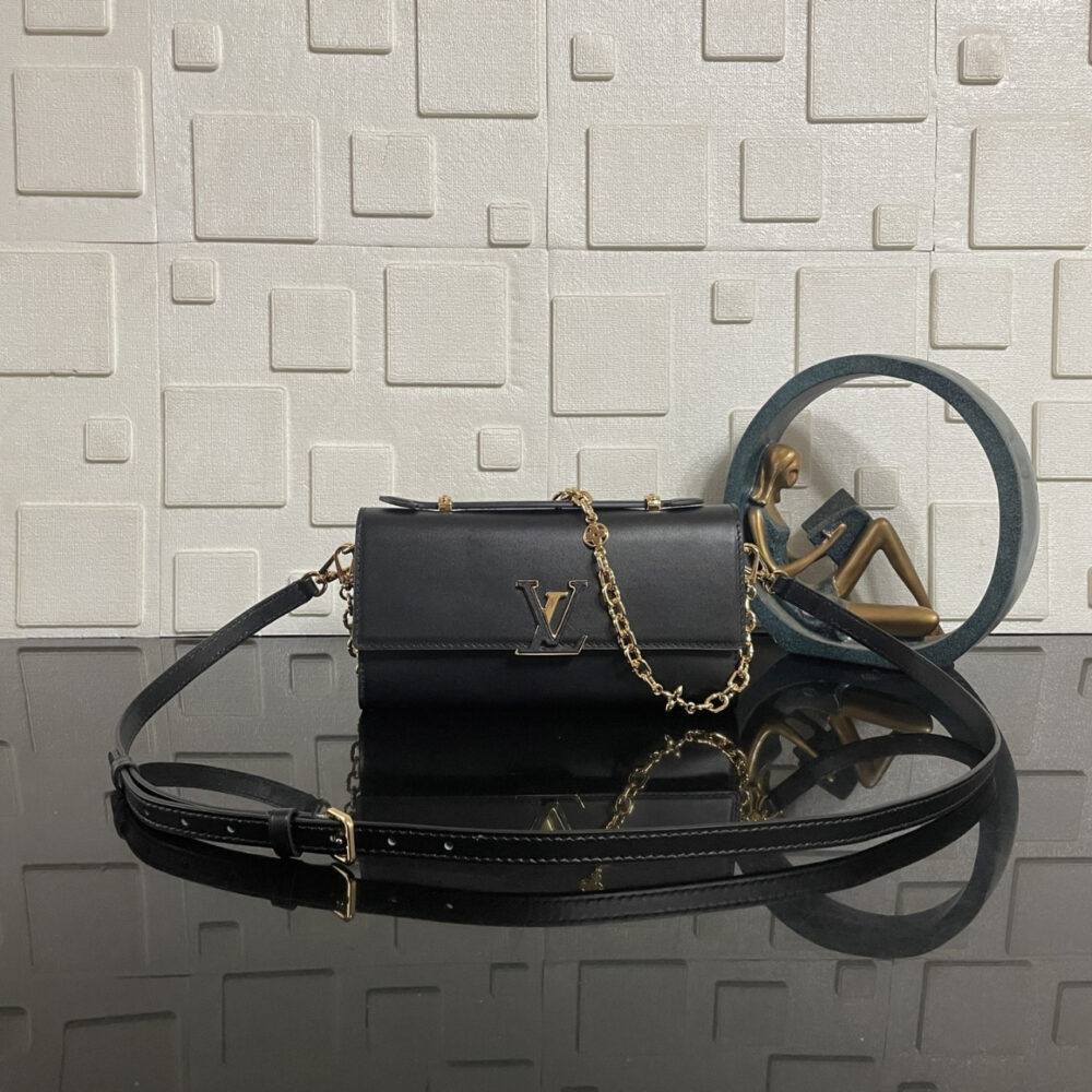 Super Vip 1:1 – Louis Vuitton Wallet On Chain Capucines Black 23Cm - Image 2