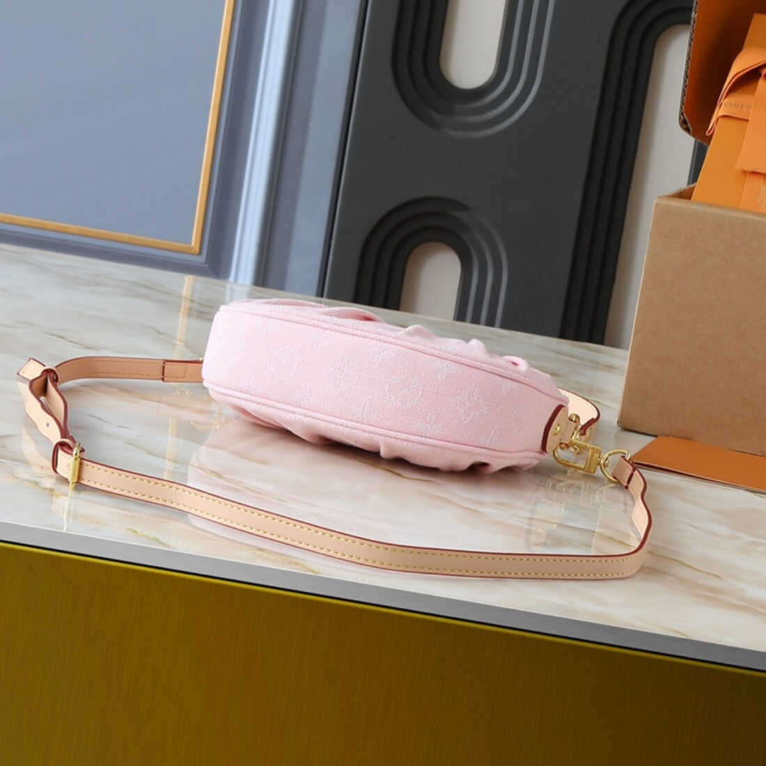 Louis Vuitton Pochette Valley Bag Washed Pink 21Cm - Image 5