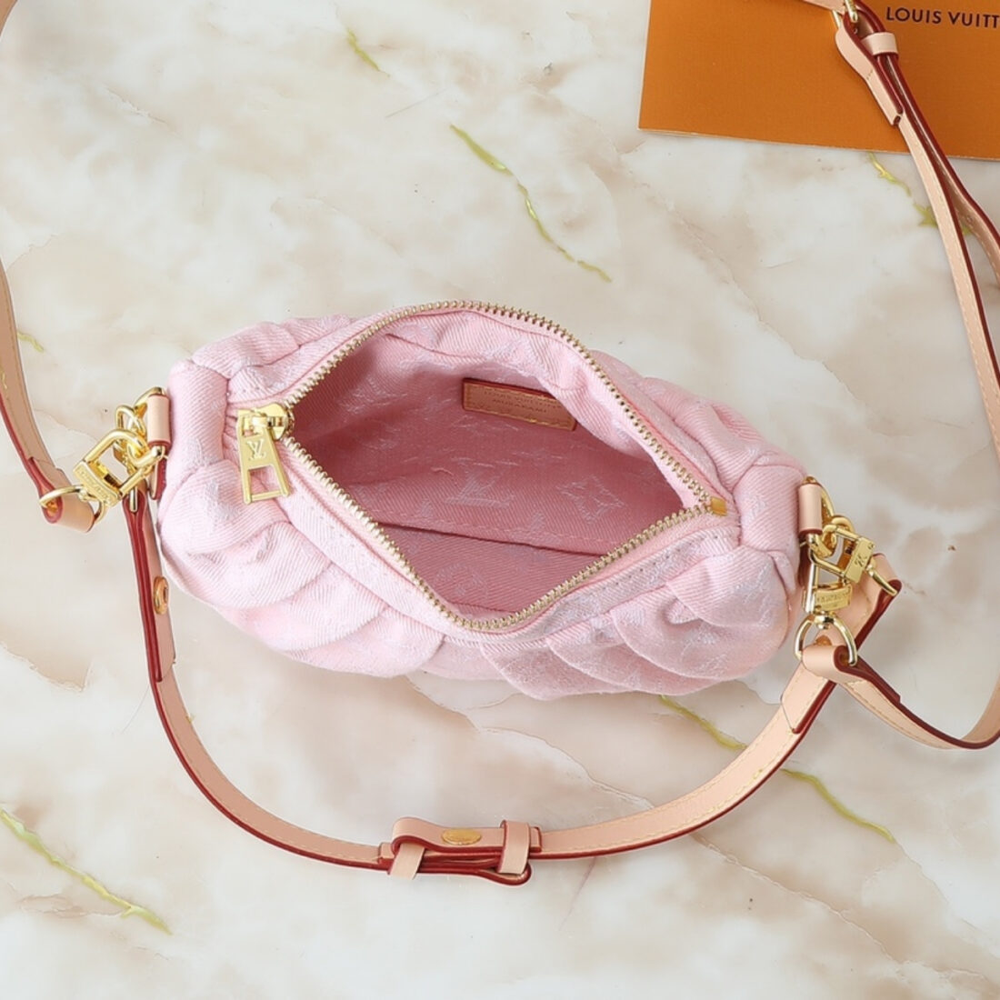 Louis Vuitton Pochette Valley Bag Washed Pink 21Cm - Image 6