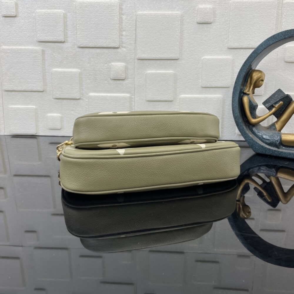 Super Vip 1:1 – Louis Vuitton Multi Pochette Accessoires Bag Green 25Cm M22670 - Image 5