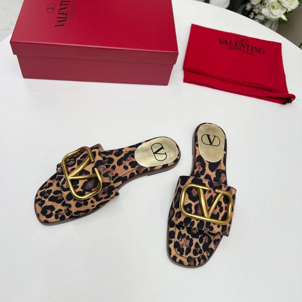 Valentino Garavani Leopard Print Buckle Sandals 3W2S0BD5RQY 09J - Image 3