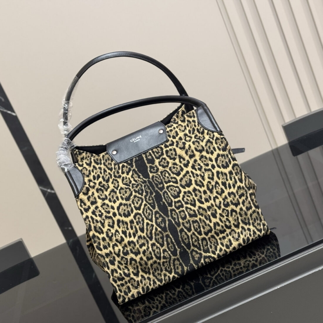 Celine Leopard Print Canvas Tote Bag 32Cm - Image 3