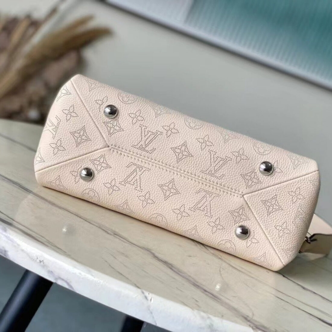 Super Vip 1:1 – Louis Vuitton Hand It All PM Bag 29Cm Cream M24114 - Image 6
