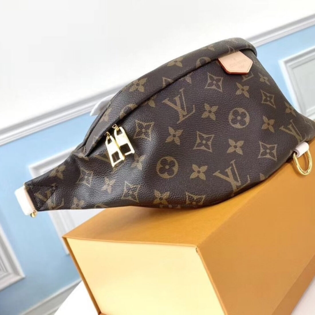 Super Vip 1:1 – Louis Vuitton Bumbag Monogram Canvas Brown 37Cm M43644 - Image 3