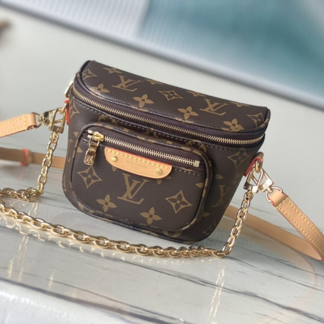 Super Vip 1:1 – Louis Vuitton Mini Bumbag Bag Monogram Canvas Brown 17Cm M82335 - Image 2